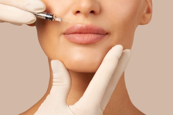 Filler Moustache, Magazin, California Skin, Ihre Experten für Faltenbehandlungen